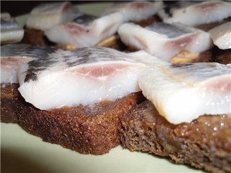 Канапки с селедкой (канапэ)