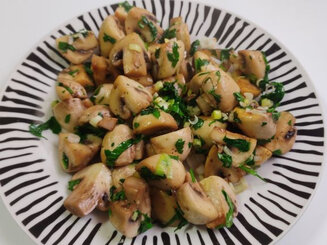 Рыжики с чесноком (Rovellones al ajillo)