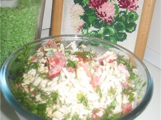 Салат из пекинской капусты с помидорами