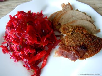 Салат из квашеной/кислой капусты и свеклы