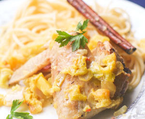 Запеченная курица с тыквой в сливках