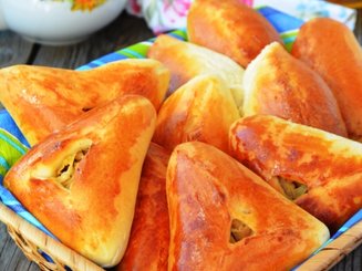 Расстегаи с капустой и фаршем