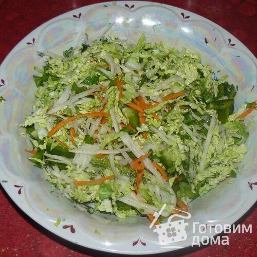Салат из пекинской капусты с кольраби