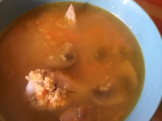 Чесночный суп с пшеном и грибами