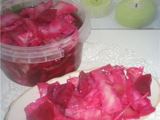 Капуста маринованная со свеклой