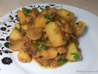 Грибной гуляш c картофелем