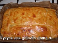 Слоеный пирог с курицей, грибами и картофелем фото к рецепту 8