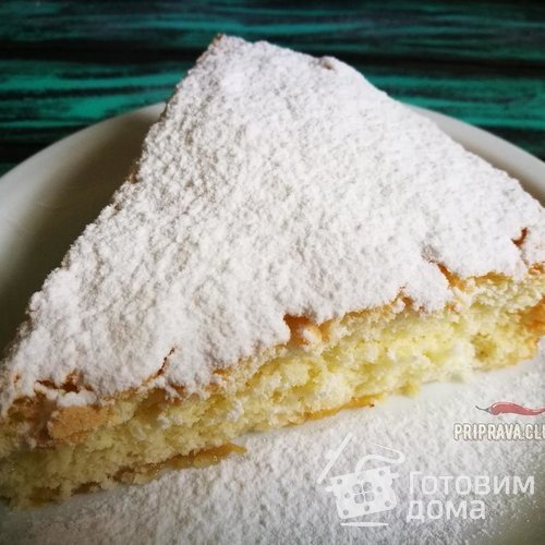 Бисквитный пирог с яблоками