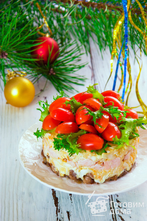 Салат с копченой курицей и помидорами &quot;Яркий праздник&quot;