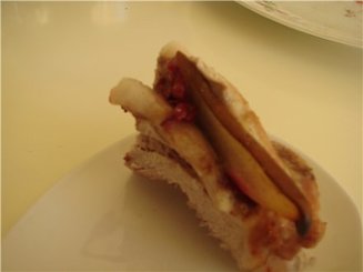 Свинина с грушами и брусникой