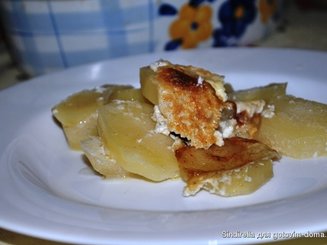 Картофель запеченый в молочном соусе