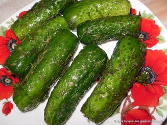 Солёные огурцы в пакете (экспресс-вариант, сухой посол)