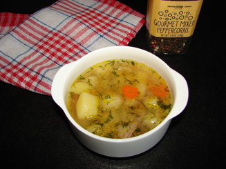 Щи из свежей капусты с курицей