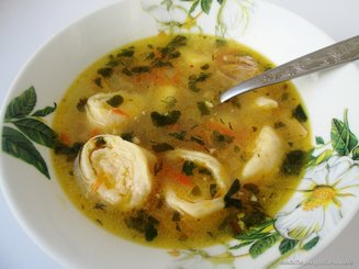 Суп с сырными рулетиками