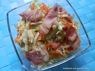Летний капустный салат с беконом