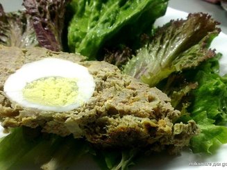 Рулет из фарша с яйцом