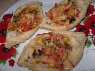 Хрустящие мини-пиццы с беконом и брокколи