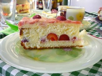 Торт-тирамису с клубникой и шампанским