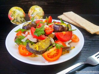 Салат с томатами и баклажанами