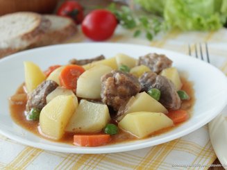 Мясное рагу, которое готовится само по себе