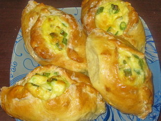 Открытые пирожки с сыром и зеленью