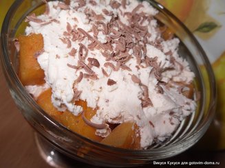 Творожный десерт с персиком