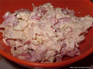 Салат из пекинской капусты с помидорами