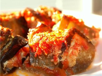 Рулеты из баклажан и курицы
