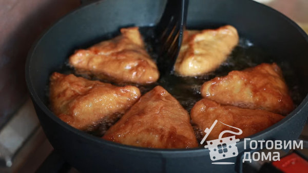 Жареные пирожки с картошкой и грибами фото к рецепту 7