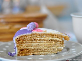 Медовик с яблочно-карамельным кремом