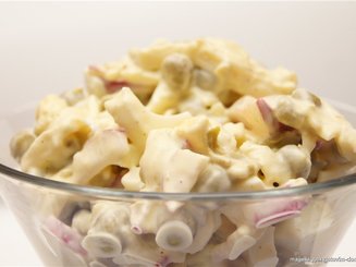 Салат из редиса с сыром и яйцами