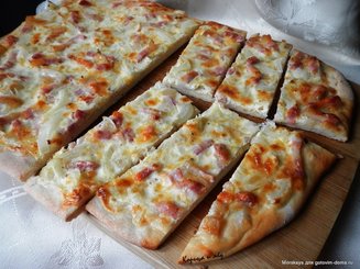 Фламмкухен из Эльзасса - пирог с луком, беконом и сыром
