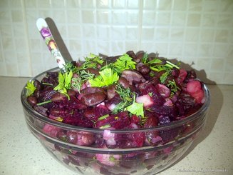 Салат из свеклы, картофеля и зеленого лука