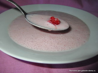 Клубничная манная каша