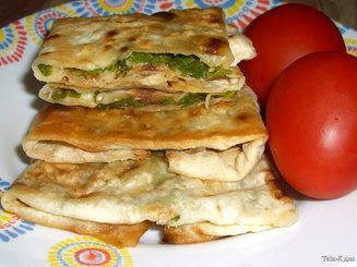 Ека или Горячая закуска из лаваша с сыром и зеленью