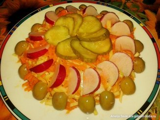 Салат из моркови и капусты
