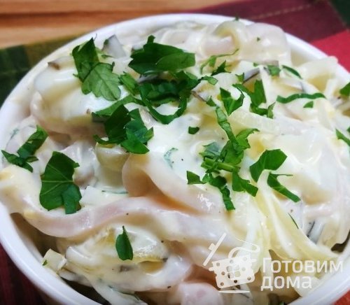 Быстрый салат с кальмарами