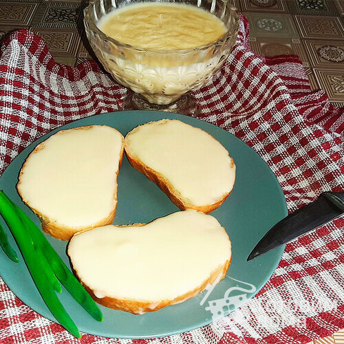 Плавленый сыр на сковороде