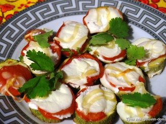 Кабачки с сыром и чесноком в духовке