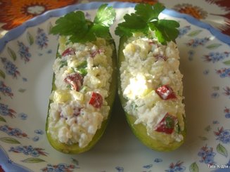 "Лодочки" из свежих огурцов