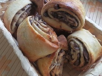 Булочки с корицей и черносливом