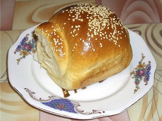Хлеб с брынзой и зеленью