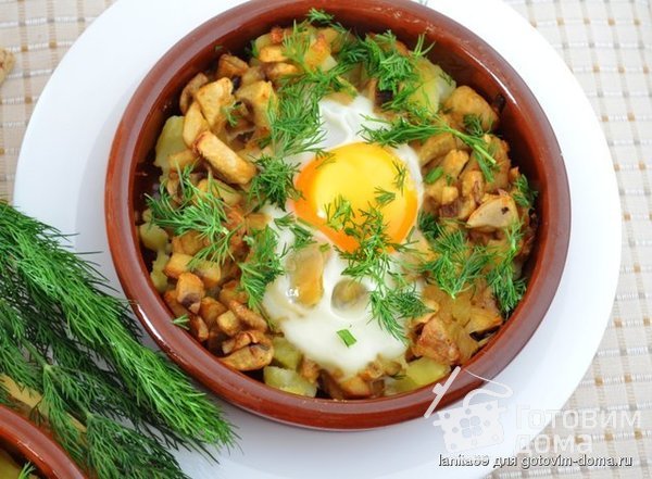 Яйца, запеченные с картофелем и грибами фото к рецепту 6