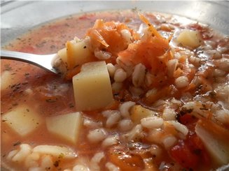 Густой суп "Прованс" с картофелем, перловкой и помидорами