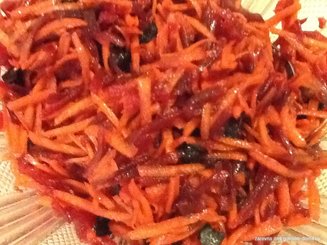 Свекольно-морковный салат с яблоками