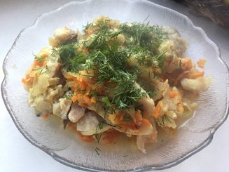 Зубатка, запеченная с овощами
