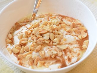 Странгисто ме мели (греческий йогурт с мёдом и орехами)