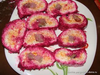 Салат-рулет "Селёдка под шубкой"
