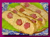 Куриный рулет с копчеными колбасками