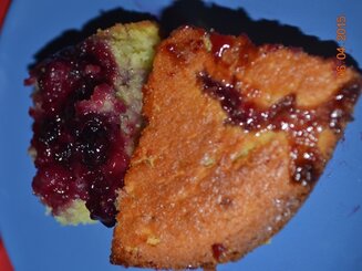 Заварной кукурузный пирог с яблоками